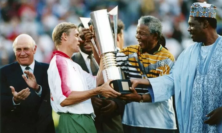 Nelson Mandela as South Africa lift Afcon 1996